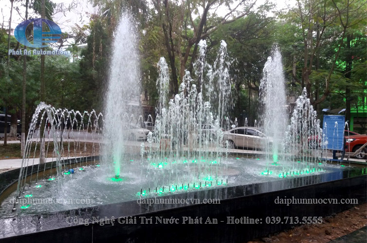 Đài phun nước hình bán nguyệt Vườn Hoa Tiền An Bắc Ninh