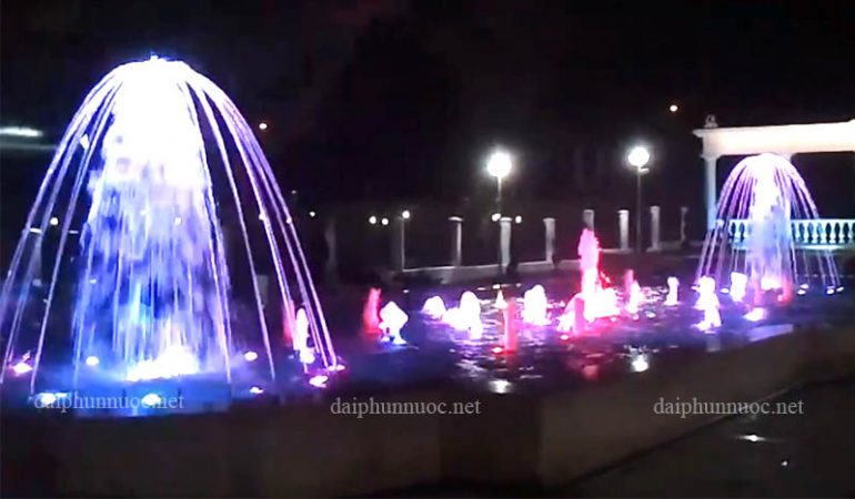 Đài phun nước bể dài tạo hình đẹp
